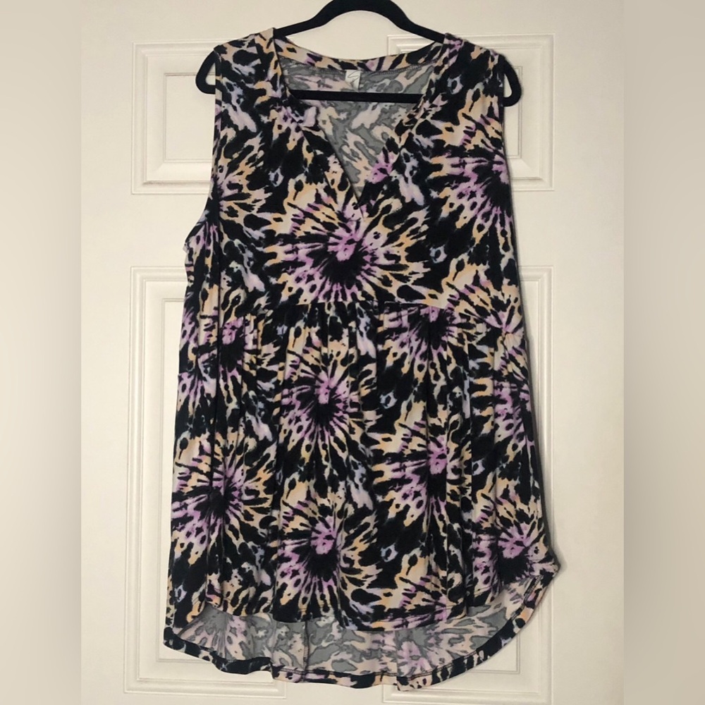 Women’s Sew In Love boutique brand black tie dye flowy tank top 2x plus